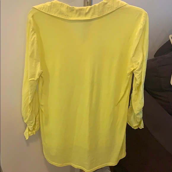 Splendid yellow long-sleeved top. - Picture 2 of 2